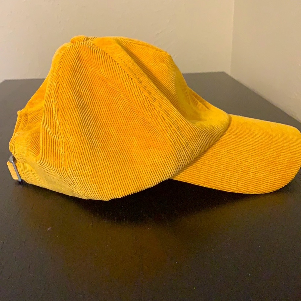 Velvet Cap - Picture 3 of 3